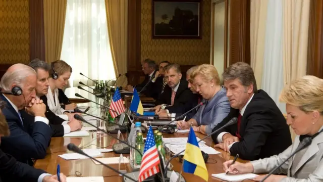 Байден, Ющенко, Богатиьрова