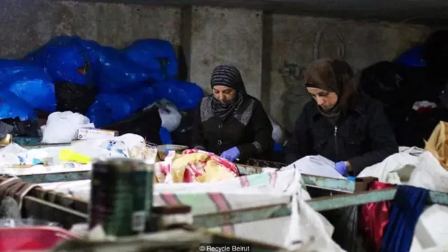 ریسایکل لبنان میخواهد که با استخدام پناهجویان سوری هم بحران انسانی لبنان را کاهش دهد و هم مشکل زباله این کشور را
