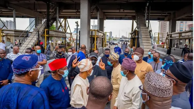 Sanwo-Olu ati awọn minisita ati gomina to sẹ abẹwo si ni ibode Lekki