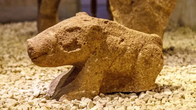 Göbekli Tepe a été construit il y a plus de 11 000 ans, à la frontière entre un monde de chasseurs-cueilleurs et un monde d'agriculteurs