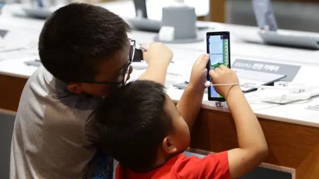 ఫోన్ పిల్లలు