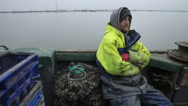 Мужчина пожаловался на свой огромный пенис и отказался его уменьшать: Люди: Из жизни: shapingsar.ru