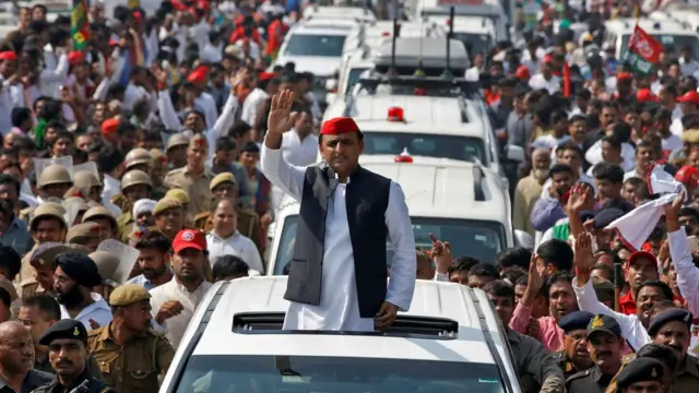 अखिलेश यादव