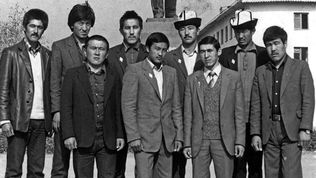 Жээнбековдун үй-бүлөлүк архиви.