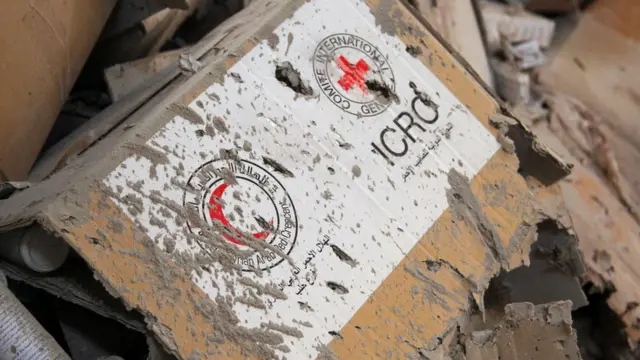 Suriye Kızılayı'na ait yardım malzemeleri