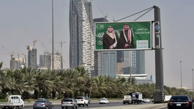 Muhammed bin Selman (sağda) ve babası Kral Selman bin Abdülaziz