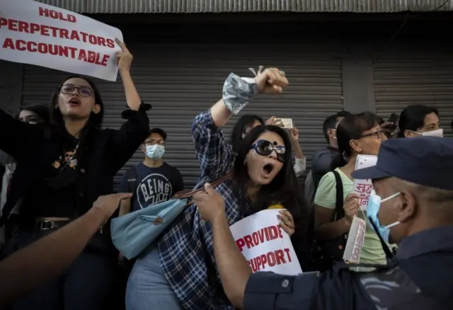 बलात्कार र यौन हिंसाको मुद्दामा हदम्यादसम्बन्धी प्रावधान संशोधन गर्न माग गर्दै प्रदर्शन