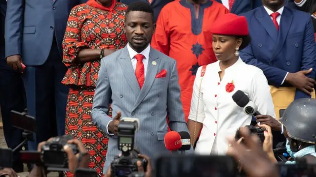 Bobi Wine and im wife Barbie Itungo Kyagulany, address di media