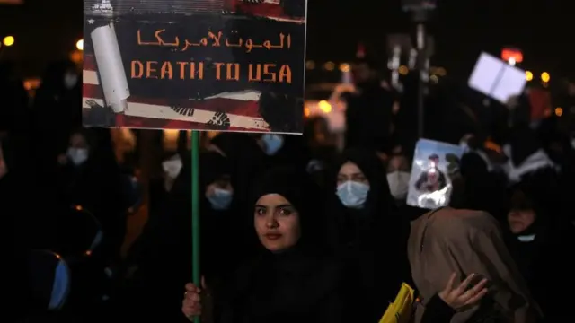تجمع در نزدیکی فرودگاه بغداد