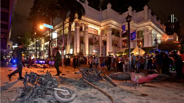 เหตุวินาศกรรมที่บริเวณศาลท้าวมหาพรม แยกราชประสงค์ เมื่อวันที่ 17 ส.ค.2558 มีผู้เสียชีวิต 20 คน บาดเจ็บ 130 คน