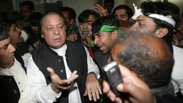 नवाज़ शरीफ़ के उत्थान और पतन की कहानी