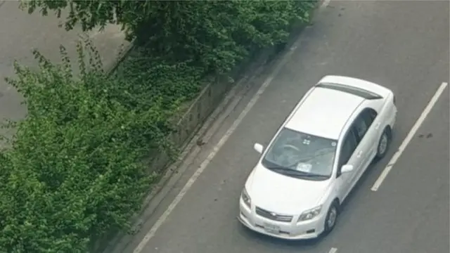 প্রাইভেট কার ব্যবহার করে যাতায়াতের অনুমতি দিয়েছে বাংলাদেশের সরকার