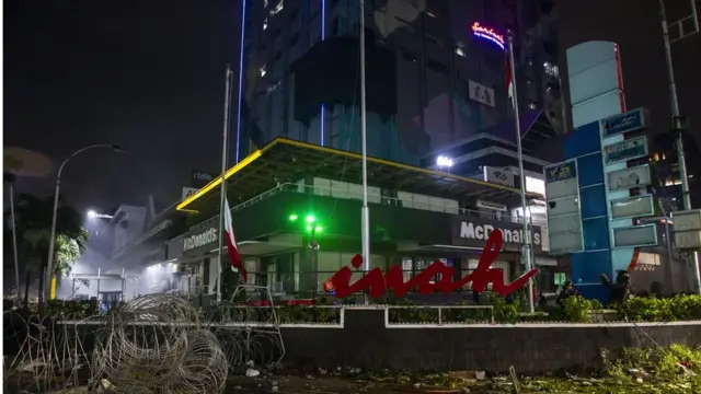 Pusat perbelanjaan Sarinah akibat rusuh demo 22 Mei.