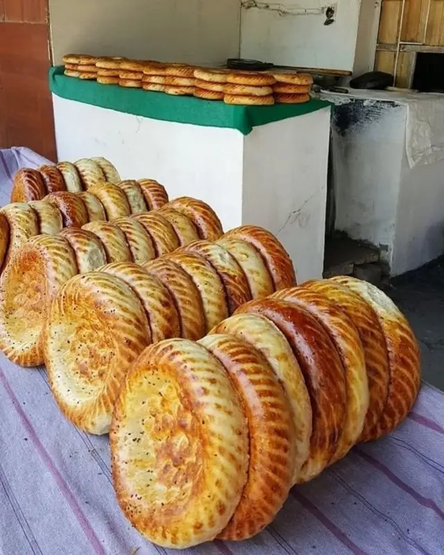 Ўзбек миллий нонлари