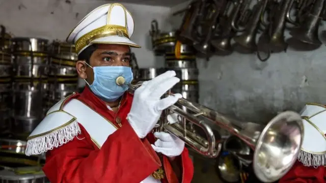 અમદાવાદમાં અનલૉક પછી પ્રેક્ટિસ કરી રહેલા એક બૅન્ડવાળા ભાઈ