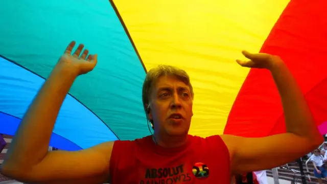 Gilbert Baker eski gökkuşağı bayrağı