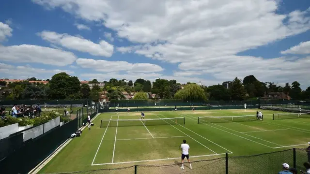 Теннисный корт