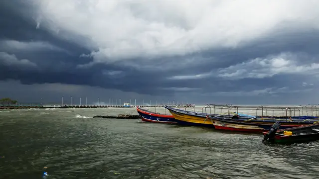 Mar y cielo en El Salvador.