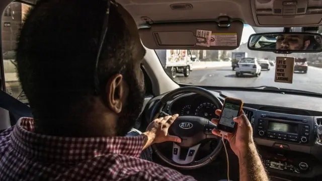 一边开车一边发短信