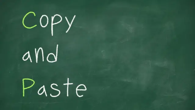 Pizarra que dice Copy and Paste