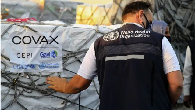 Вакцины в суданском Хартуме. Covax - главная международная программа поставки вакцин бедным странам