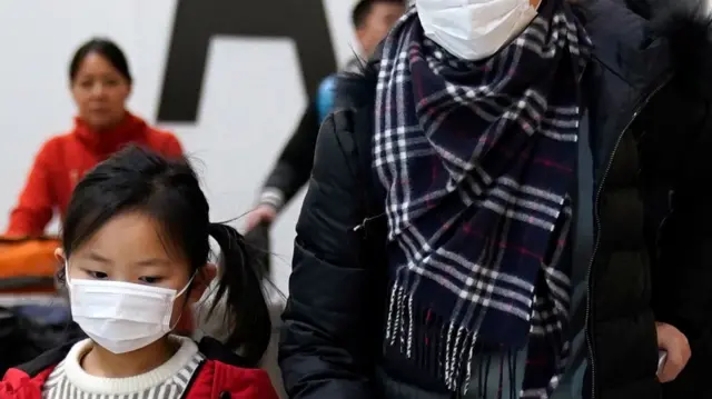 از ۱۸ میلیون نفر مسافر ورودی، بریتانیا تنها ۲۷۳ نفر را قرنطینه کرد