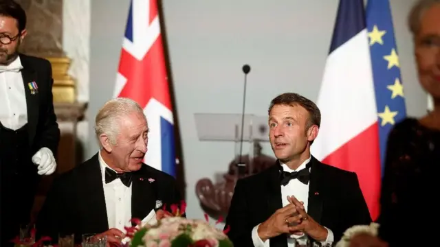 Kralj Čarls, predsednik Makron