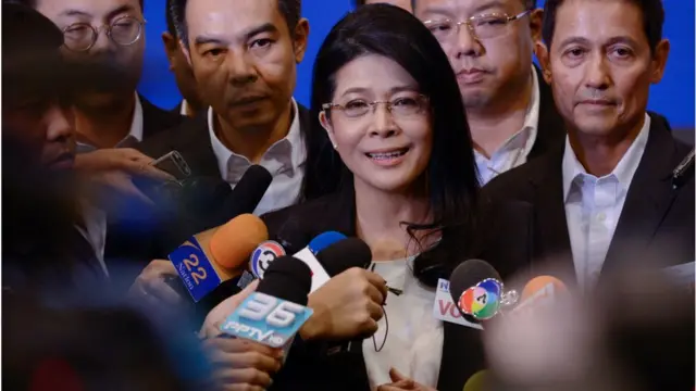 คุณหญิงสุดารัตน์ เกยุราพันธ์