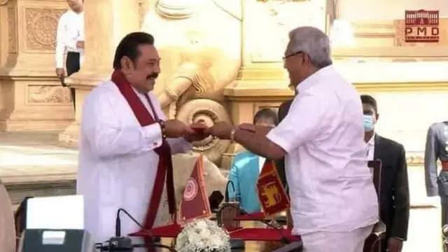 மீண்டும் பிரதமராகப் பதவியேற்ற மஹிந்த ராஜபக்ஷ