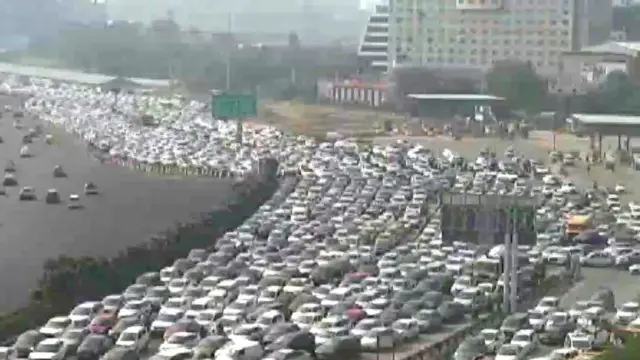 गुरुग्राम सीमा पर लगा जाम