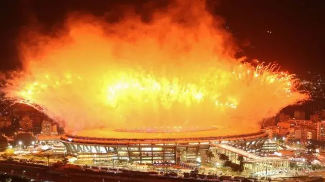 Havai fisek gosterisi