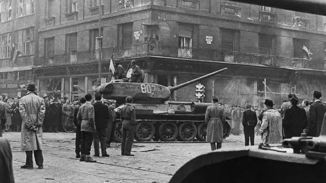 Tanque soviéticovaidebet foliaBudapestevaidebet folia1956