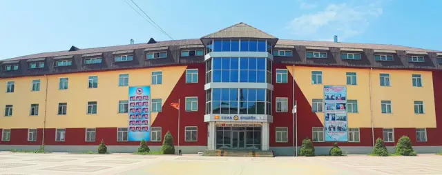 Мурун "Себат" деп таанылган лицей, мектептери азыр "Сапат" деп аталып, Кыргызстандагы алдыңкы мектептерден саналат