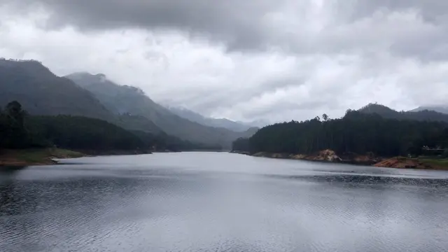 File photo showing back water of Mullaiperiyar dam, surrounded by mountains