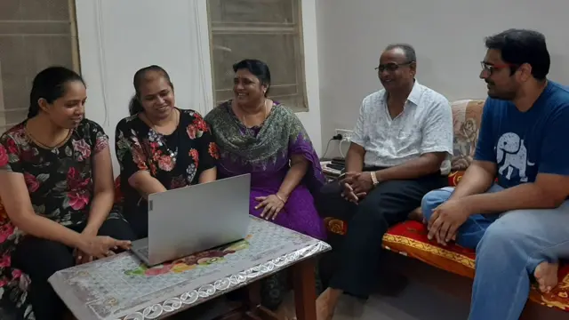 પ્રીતિ શાહ અને તેમનો પરિવાર