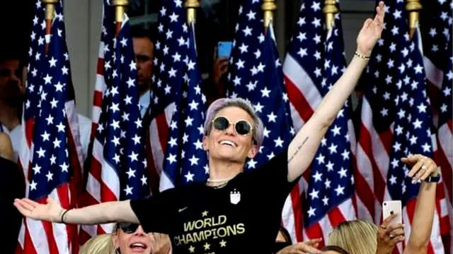 जगाला कवेत घेऊ पाहाणारी मेगन