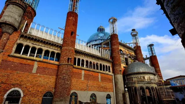 Внешне собор почти достроен