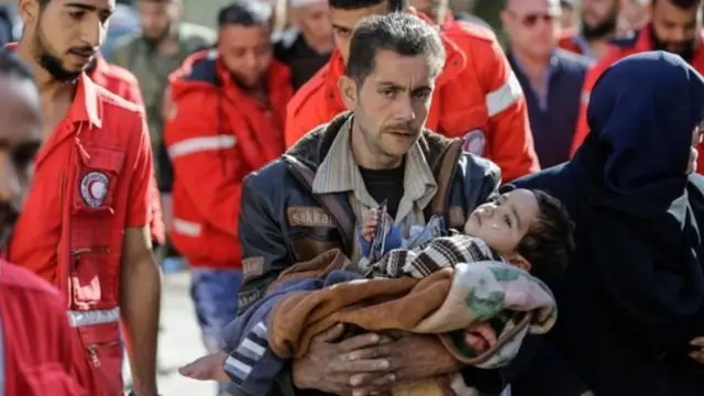 காயமடைந்தவர்கள் வெளியேற்றம்