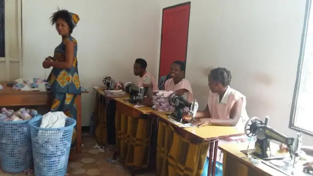 Les ateliers de l'ONG Sacode, où sont fabriquées les serviettes hygiéniques.