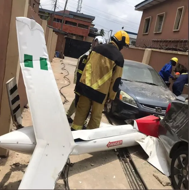 Akụkụ ụgbọelu ahụ kpọkasịrị