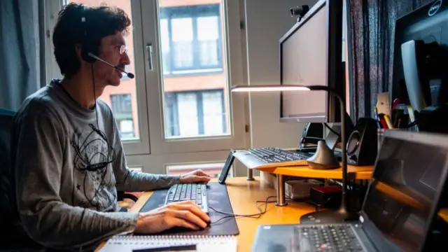 वर्क फ्रॉम होम