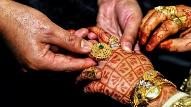 இந்திய முஸ்லிம்களின் பலதார மணம் தொடர்பாக மீண்டும் கிளம்பியுள்ள சர்ச்சை