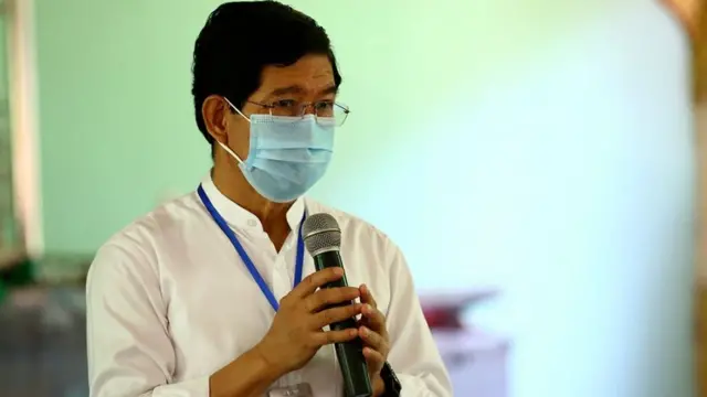 လွှတ်တော်ဥက္ကဋ္ဌကိုထပ်ပြီးဖြုတ်ချဖို့ရှိမရှိကတော့ သူ့(ဥက္ကဋ္ဌ) ရဲလုပ်ဆောင် ချက်တွေပေါ် မူတည်တယ်လို့ ဦးသောင်းအေးက ပြောပါတယ်။