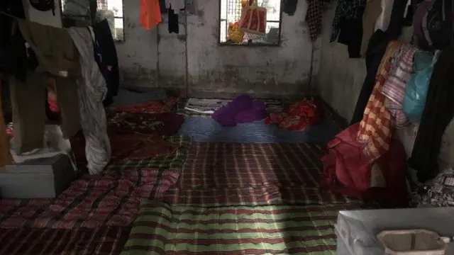 ঢাকা বিশ্ববিদ্যালয়ের একটি আবাসিক হলের গণরুমের চিত্র