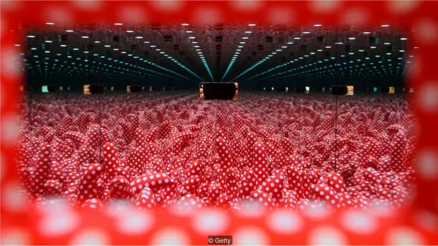 exposição de Yayoi Kusama