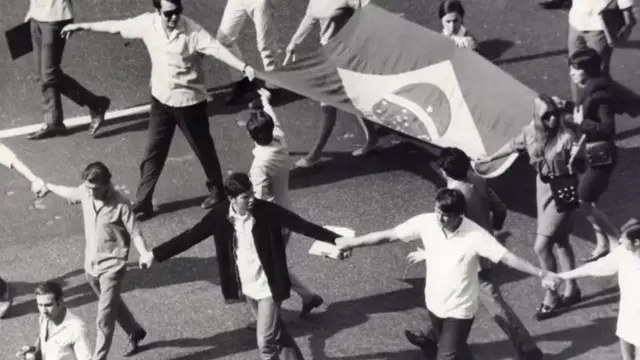 Uma das manifestações estudantis ocorridasbwin wikipedia1968 contra o regime militar