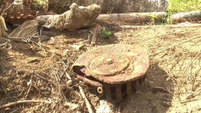 Военное железо в земле в Ленинградской области