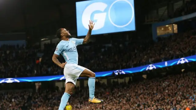 ستيرلينغ يحتفل بالهدف الاول لفريقه أمام نابولي