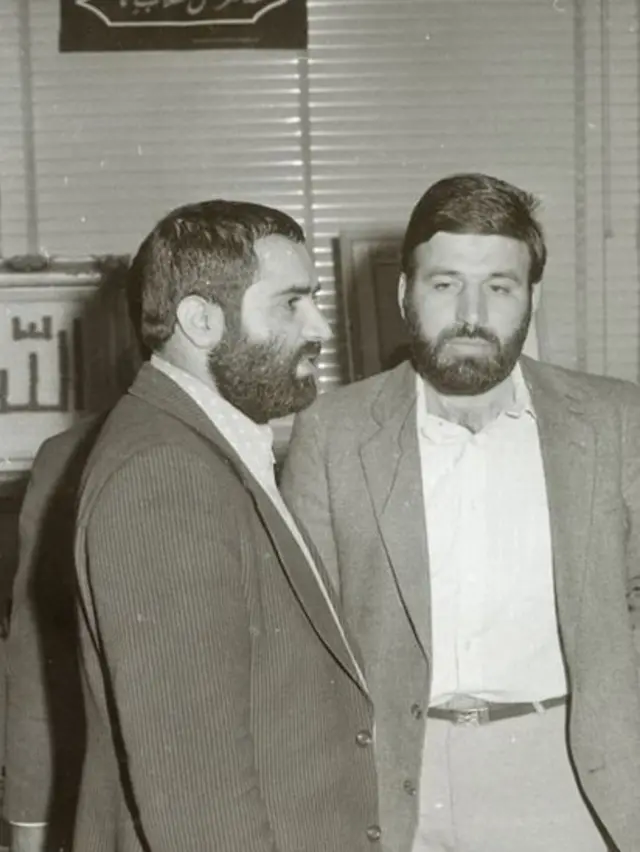 محمود واعظی (راست) در سال‌های اول مسئولیت در جمهوری اسلامی