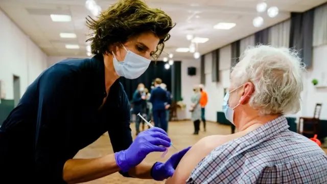 Vaccination administered in Bruinisse, Netherlands - 15 February